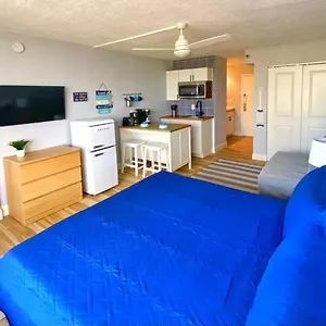 castaways-resort-studios.thedaytonabeachhotels.com/