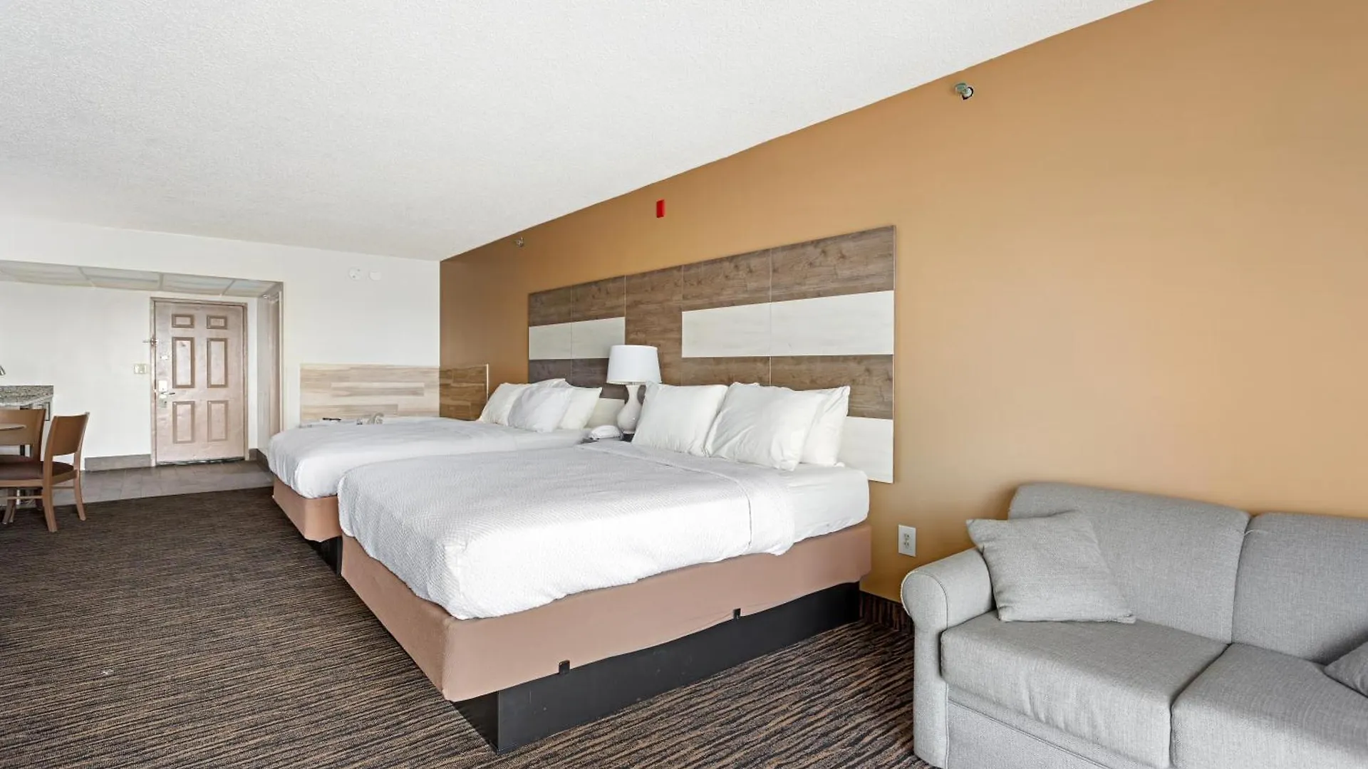 Hotel Americana Motor Inn On Boardwalk Ocean City