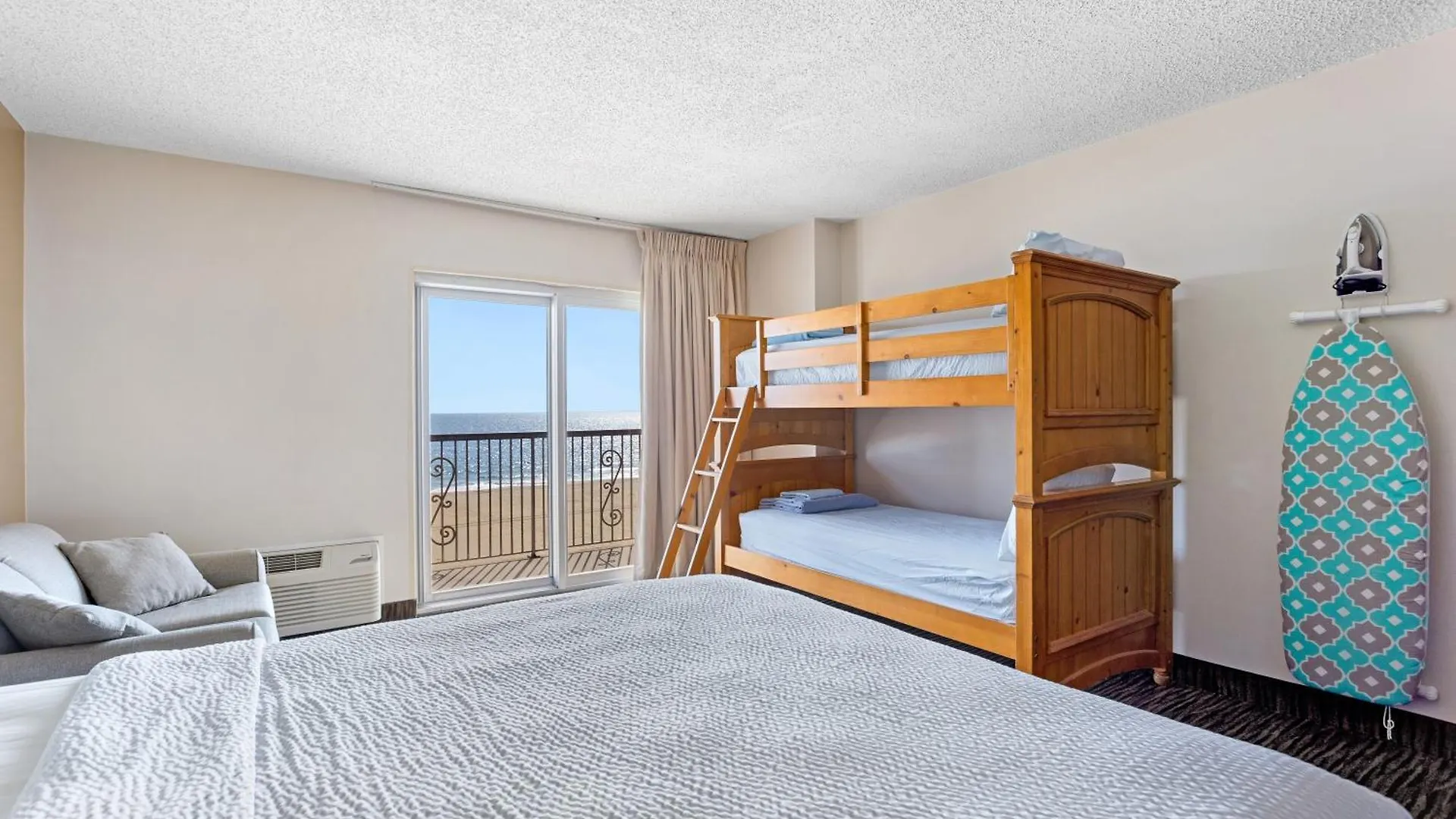 Hotel Americana Motor Inn On Boardwalk Ocean City