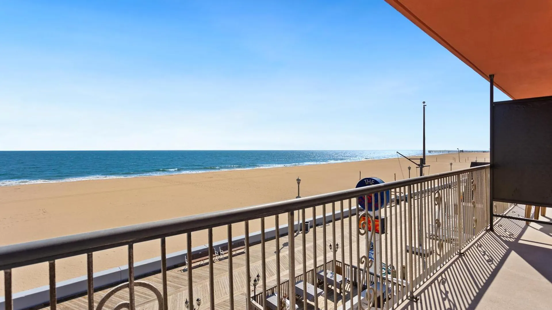 Hotel Americana Motor Inn On Boardwalk Ocean City
