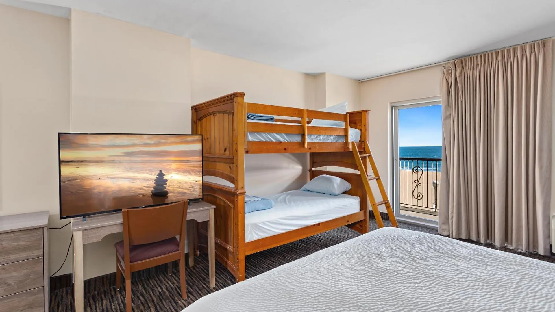 Americana Motor Inn On Boardwalk Ocean City United States